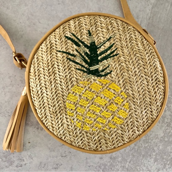 Pineapple Painted Round Straw Crossbody Bag, NWT - Picture 1 of 9